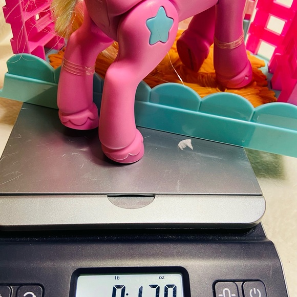 Zuru Pets Alive Unicorn Coral Lights Sound Reacts to Touch - Picture 9 of 9